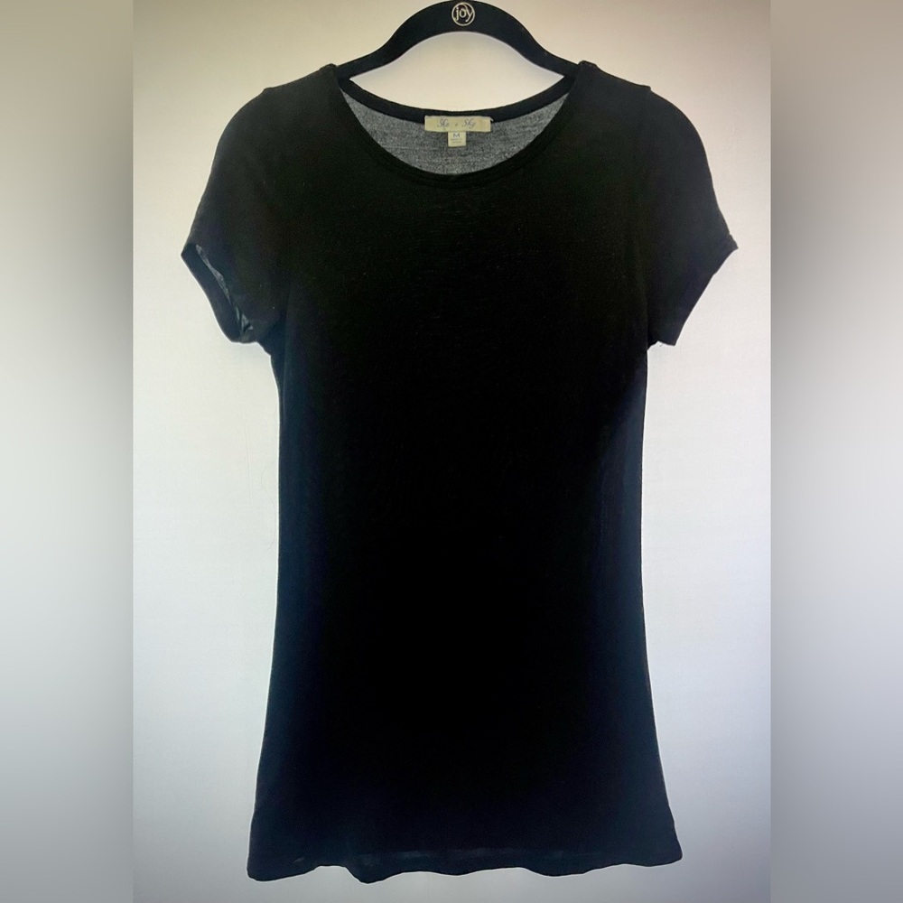 Fitted black, cap sleeve tee.